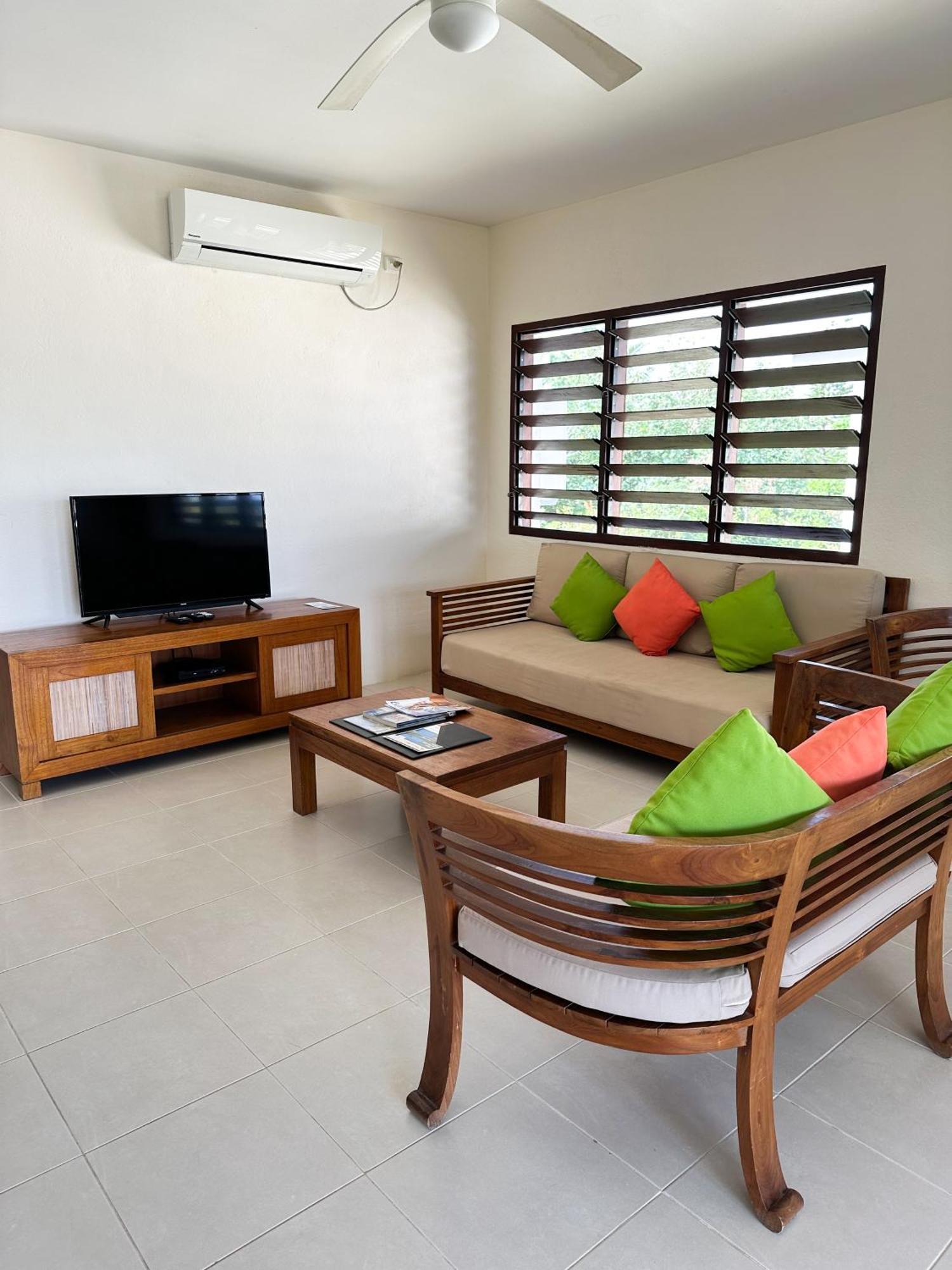 Nasama Resort Port Vila Buitenkant foto